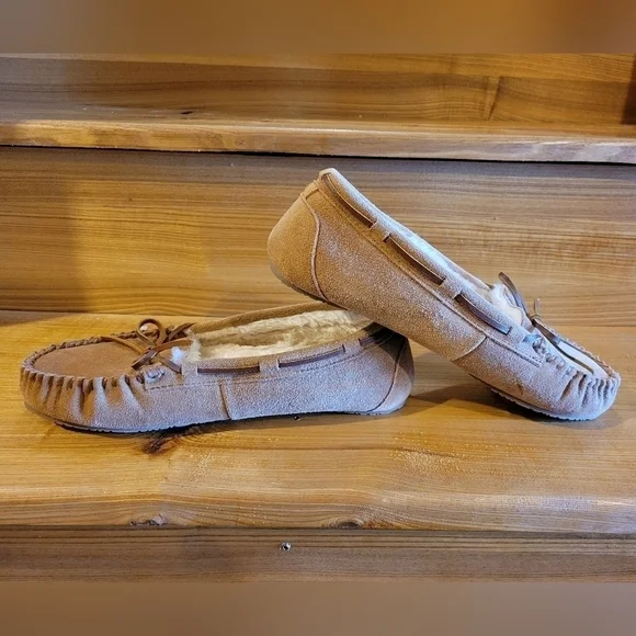 Minnetonka Moccasins Like New/NWOT Size 11 - Picture 4 of 11